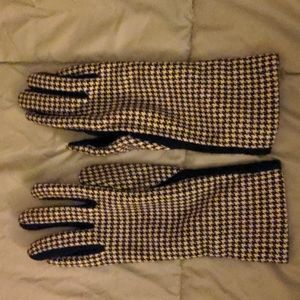 Ralph Lauren black and white ladies gloves with touch screen tips